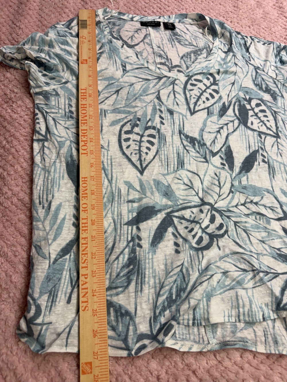 Tahari Light Blue and White Leaf-Print 100% Linen Top- Size 1X - Picture 6 of 8